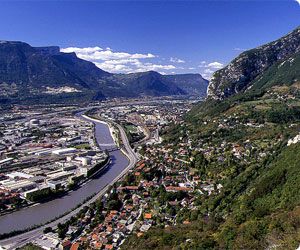 Grenoble Airport car hire offers - low cost car rentals France